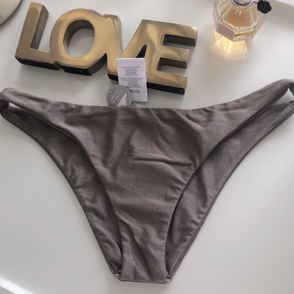 New O’Neill bikini bottom (cheeky coverage - M)
